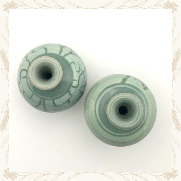 Vintage Celadon Mini Vases - Picture 3 of 4